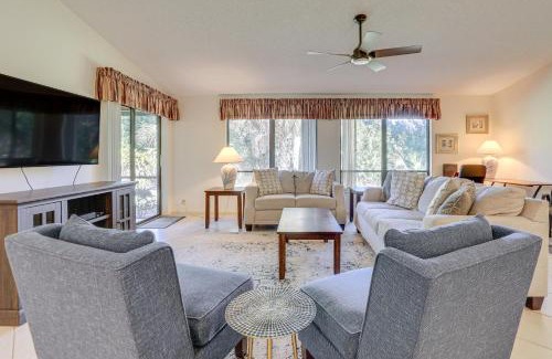 Sarasota Villa | Lanai and Community Pool Access Sarasota Oasis!