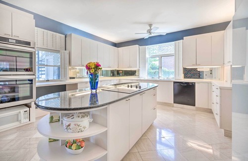 Winter Haven Villa | Lanai & Pool: Elegant Villa in Winter Haven!