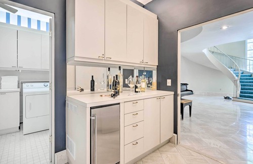 Winter Haven Villa | Lanai & Pool: Elegant Villa in Winter Haven!