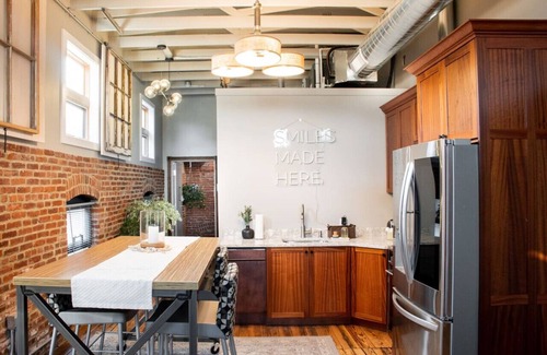 Lancaster Apartment | Lancaster City Stay Apt A