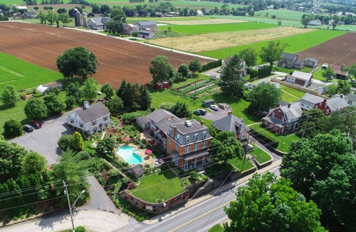 Bird In Hand Hotel | Lancaster ,PA Amish Country inn
