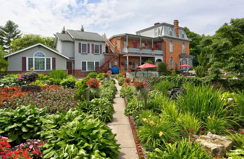 Bird In Hand Hotel | Lancaster ,PA Amish Country inn