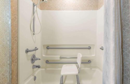 Witmer Hotel | Lancaster Suites