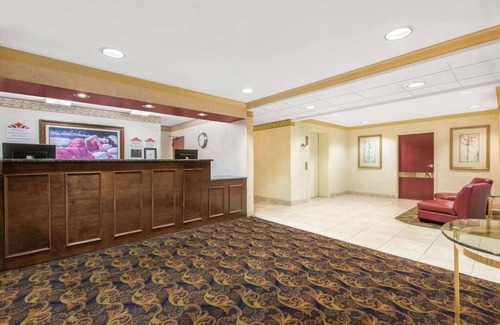 Witmer Hotel | Lancaster Suites