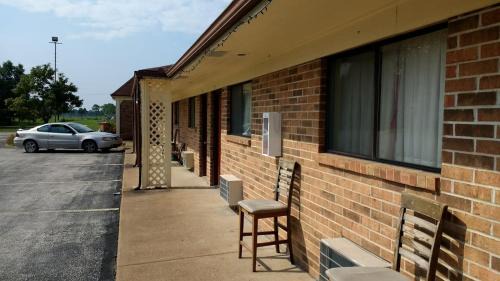 Erie Hotel | Land of Ahs Motor Inn