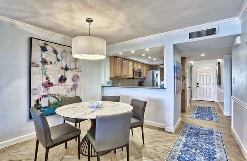 Sunset Beach Condo | ☀️Land's End 3-403🐬Bay Views🏖️Beach Access on Grounds🌴Large Pool😎Top Floor