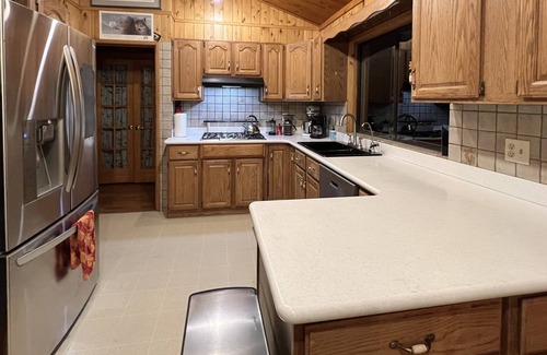 Lander House | Lander Retreat - Gather overlooking downtown and the Wind River Mountains
