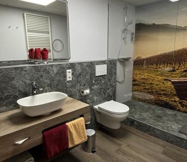 Neusatz Hotel | Landgasthaus zur Linde, Neusatz