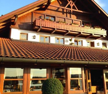 Iffeldorf Hotel | Landgasthof Osterseen