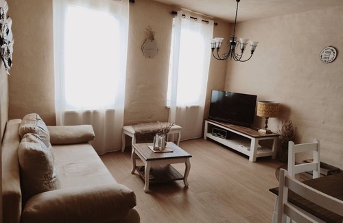 Bad Klosterlausnitz Apartment | Landhausstil Familienwohnung Florentine - Falco und Stephanie Kirchbichler