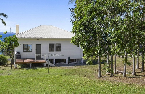 Woolgoolga House | Landi's on Pollack - stunning Headland position