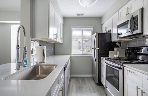 Indianapolis Apartment | Landing | Amazing 1BD, Yoga Studio, Gym
