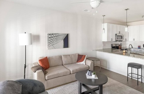 Athens Apartment | Landing | Amazing 1BD, Pool, Yoga Studio