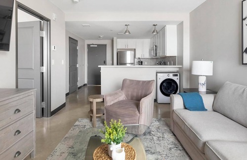 Five Points South Apartment | Landing | Amazing 1BD, Gym, Game Room