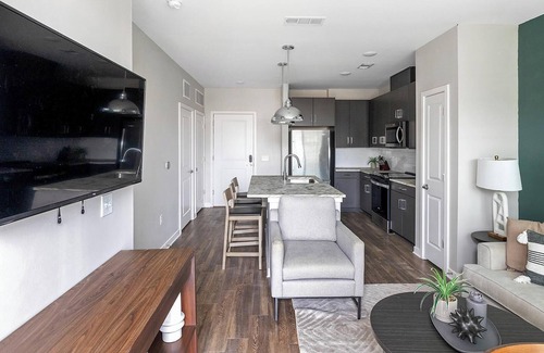 Huntsville Apartment | Landing | Amazing 1BD, Pool, Gym
