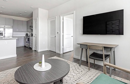Spring Branch East Apartment | Landing | Amazing 2BD, Gym, Courtyard