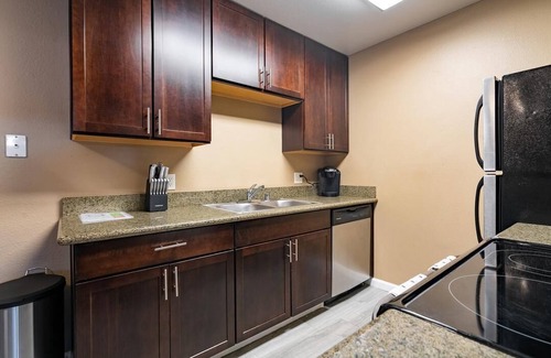 Fair Oaks Apartment | Landing at 98Hundred - 1 Bedroom in Downtown Fair Oaks