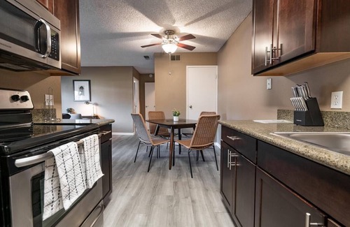 Fair Oaks Apartment | Landing at 98Hundred - 1 Bedroom in Downtown Fair Oaks