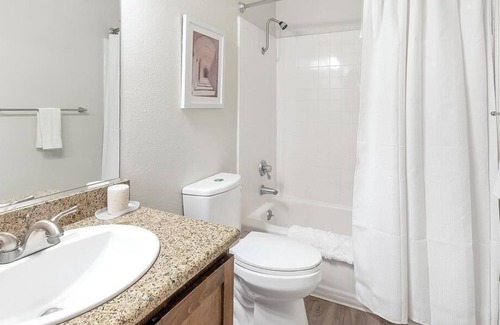 Fair Oaks Apartment | Landing at 98Hundred - 2 Bedrooms in Downtown Fair Oaks