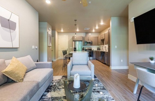 North Natomas Apartment | Landing at Alira Luxury Apartments - 2 Bedrooms in Natomas Crossing