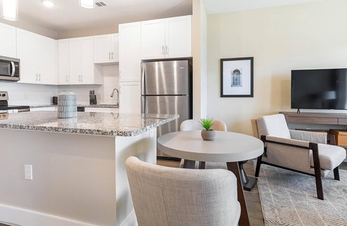 Southeast Orlando Apartment | Landing at APEX South Creek - 1 Bedroom in Mead.