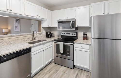 Ellendale Apartment | Landing at Arbors River Oaks Apartment Homes - 1 Bedroom in Downtown Memphis