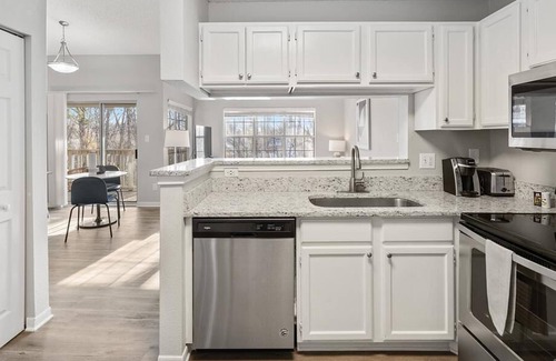 Ellendale Apartment | Landing at Arbors River Oaks Apartment Homes - 1 Bedroom in Downtown Memphis
