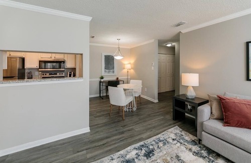 Ellendale Apartment | Landing at Arbors River Oaks Apartment Homes - 1 Bedroom in Downtown Memphis