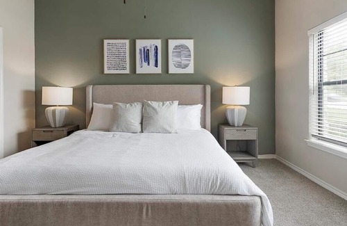Hill Country Galleria Apartment | Landing at Avanti Hills at the Galleria - 1 Bedroom in Hill Country Galleria
