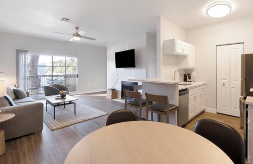 Greenbell Apartment | Landing at Boulders at Lookout Mountain - 2 Bed.