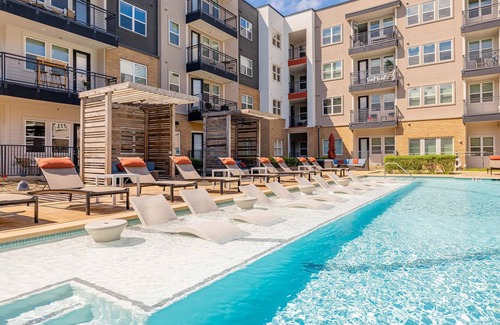 Montopolis Apartment | Landing at Bridge at Henley - 1 Bedroom in Mont.