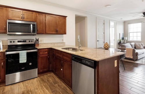 Overland Park Apartment | Landing at Carson Street Towers - 3 Bedrooms in.