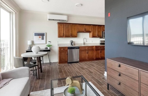 Overland Park Apartment | Landing at Carson Street Towers - Studio in Dow...
