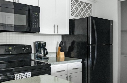 Trailer Estates Apartment | Landing at Champions Walk - 2 Bedrooms in South.