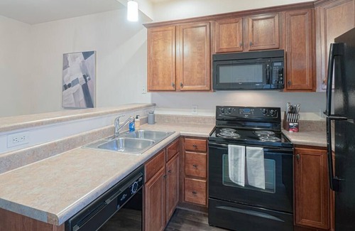 Spring Hill Apartment | Landing at Chapman's Retreat Apartments - 2 Bedrooms in Downtown Spring Hill