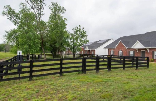 Spring Hill Apartment | Landing at Chapman's Retreat Apartments - 2 Bedrooms in Downtown Spring Hill