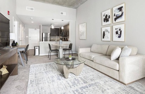 West Central Apartment | Landing at Cityscape Flats - 1 Bedroom in West Central