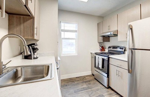 Murray Apartment | Landing at Clover Creek - 2 Bedrooms in Downtown Murray