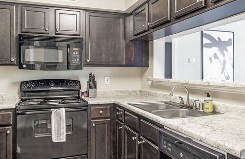 Cahaba Heights Apartment | Landing at Crowne at Overton Village - 2 Bedrooms in Cahaba Heights