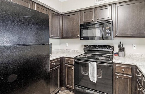 Cahaba Heights Apartment | Landing at Crowne at Overton Village - 2 Bedrooms in Cahaba Heights