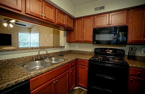 Cahaba Heights Apartment | Landing at Crowne at Overton Village - 1 Bedroom in Cahaba Heights