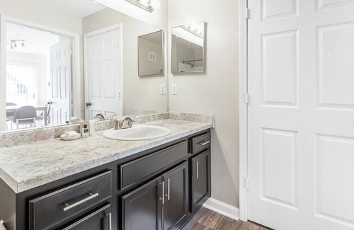 Crestline Heights Apartment | Landing at Crowne at Grandview - 2 Bedrooms in Overton