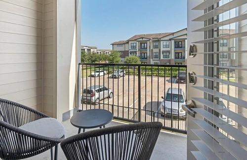 Katy Apartment | Landing at Falcon at Grand Harbor - 1 Bedroom i.