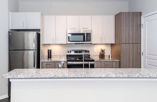 Auburn Hills Apartment | Landing at Five Points of Auburn Hills - 2 Bedrooms in Downtown Auburn Hills