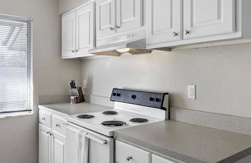 St. Petersburg - Clearwater Apartment | Landing at Gateway on 4th Apartments - 1 Bedroom in Downtown St. Petersburg