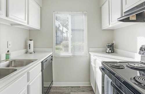 St. Petersburg - Clearwater Apartment | Landing at Gateway on 4th Apartments - 1 Bedroom in Downtown St. Petersburg