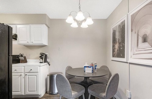 St. Petersburg - Clearwater Apartment | Landing at Gateway on 4th Apartments - 2 Bedrooms in Downtown St. Petersburg