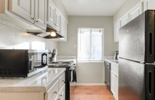 St. Petersburg - Clearwater Apartment | Landing at Gateway on 4th Apartments - 1 Bedroom in Downtown St. Petersburg