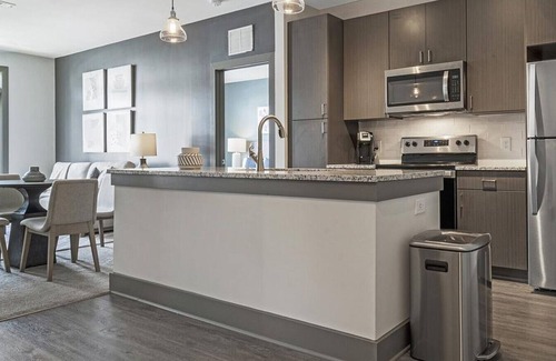 Flowery Branch Apartment | Landing at Gibson Flowery Branch - 2 Bedrooms in Downtown Flowery Branch