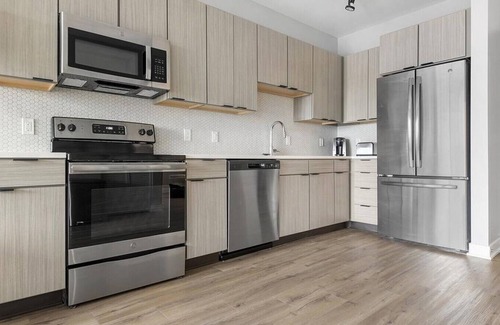 Shaw Apartment | Landing at Grand Flats - 1 Bedroom in Compton Heights